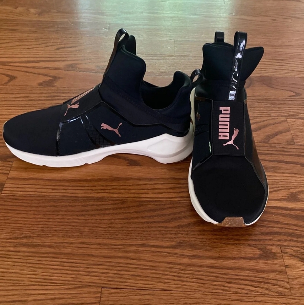 SOLD OFF MARKET SORRY Pumas black and rose gold